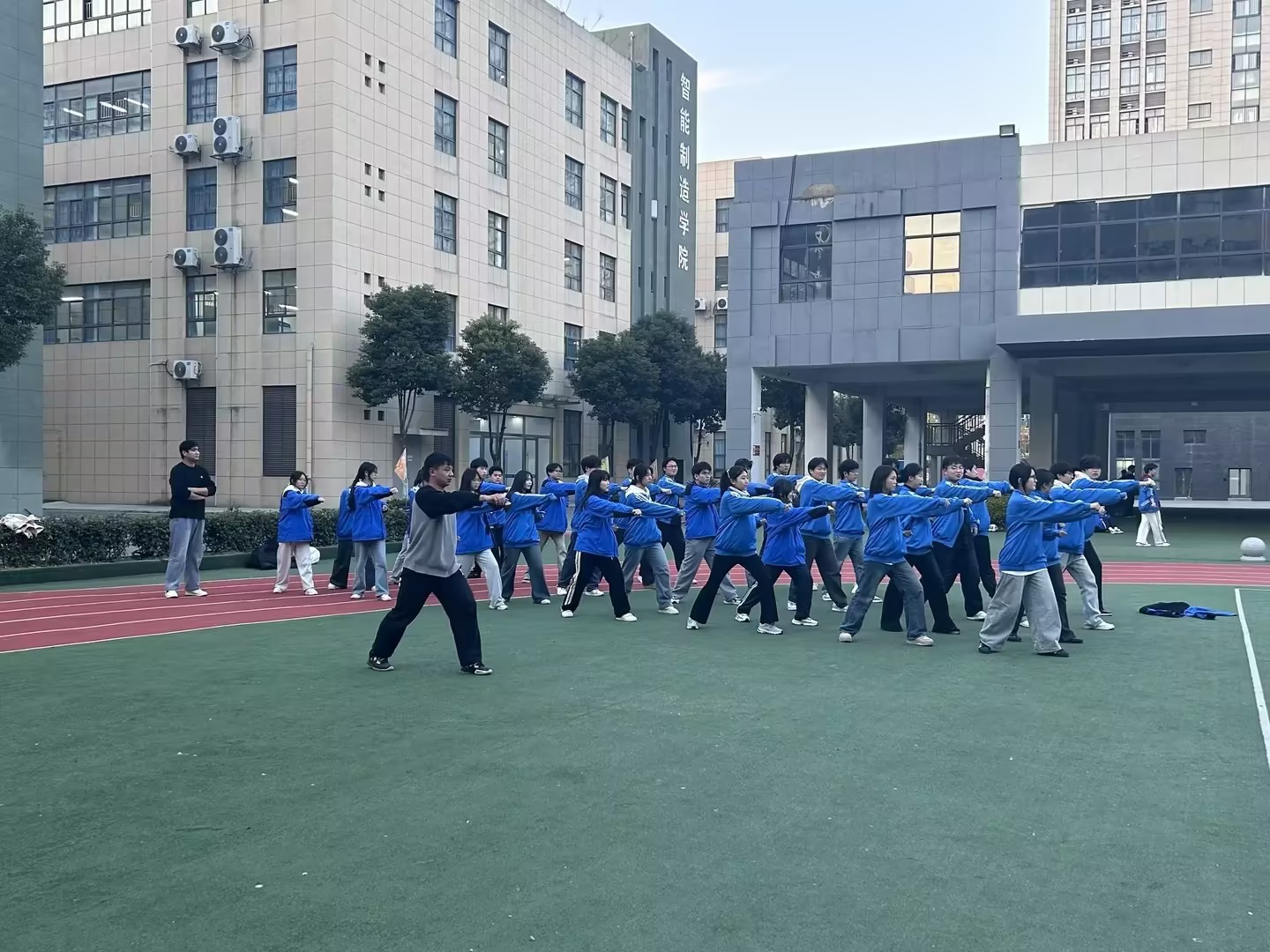 fc3c71012293997f48f6bb07bfffa766_compress