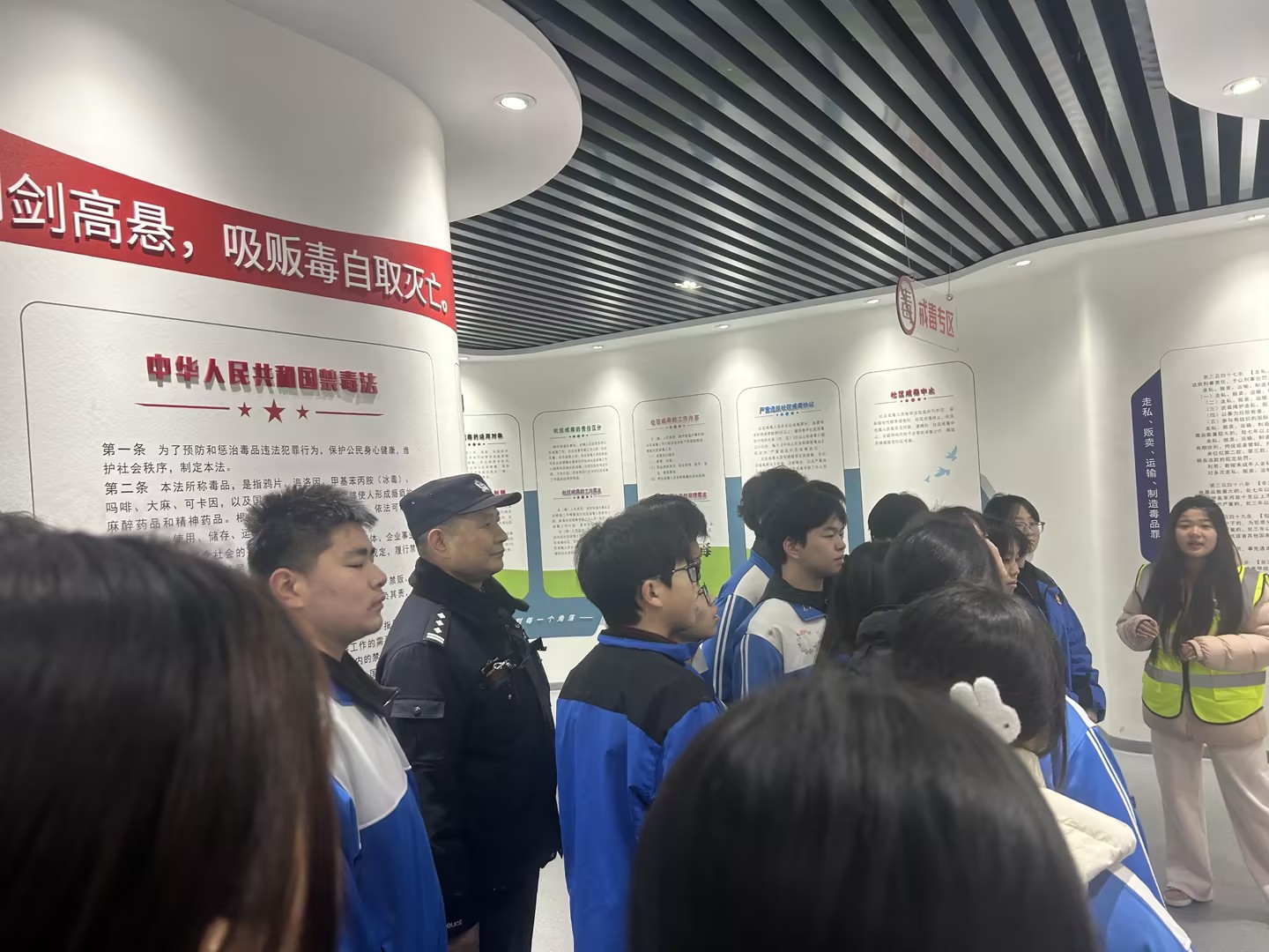 877ed815e4c1bae879866dd2a965b49e_compress